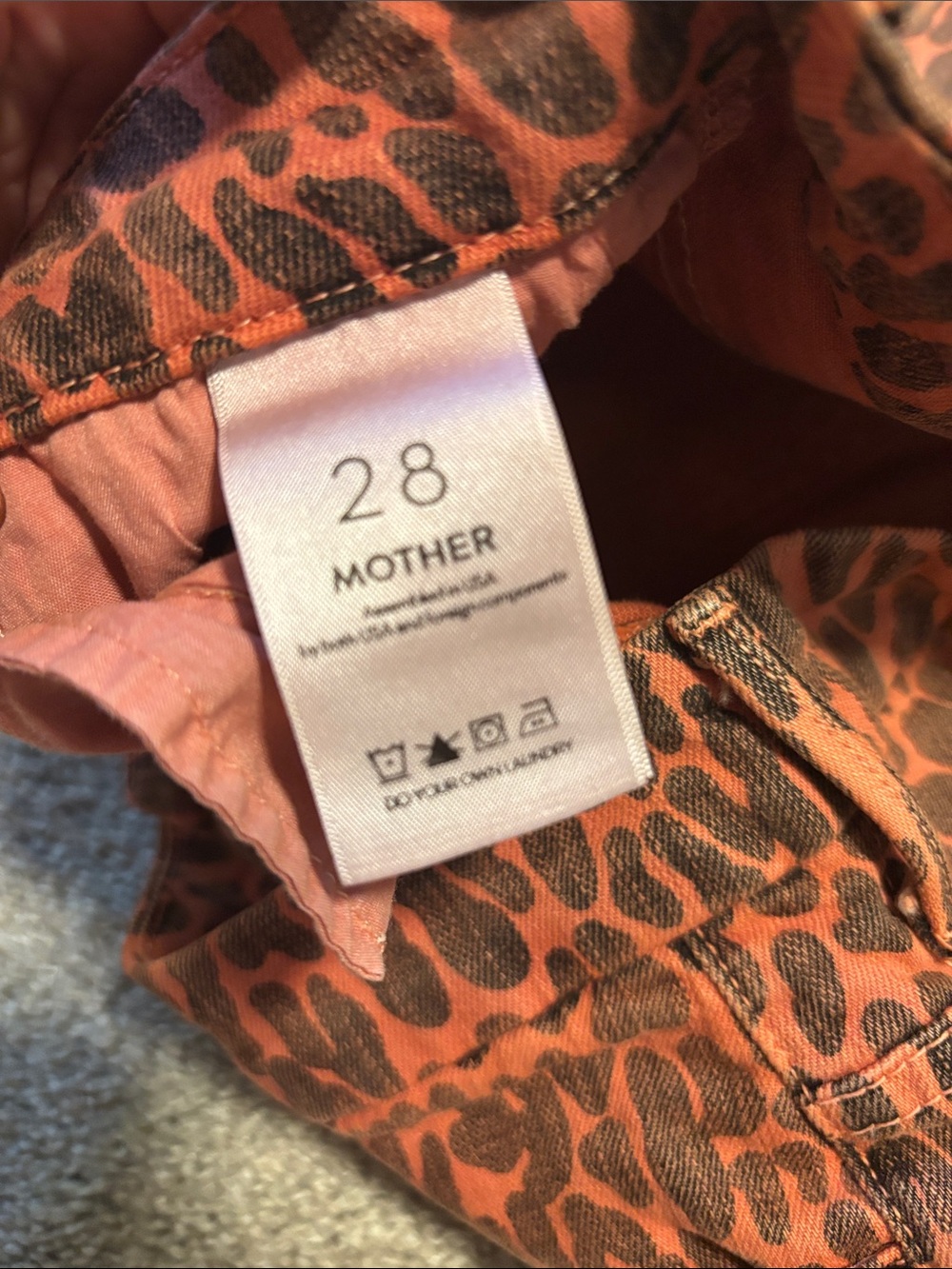 MOTHER high waisted looker ankle fray in animal attractions size 28 - Picture 7 of 8